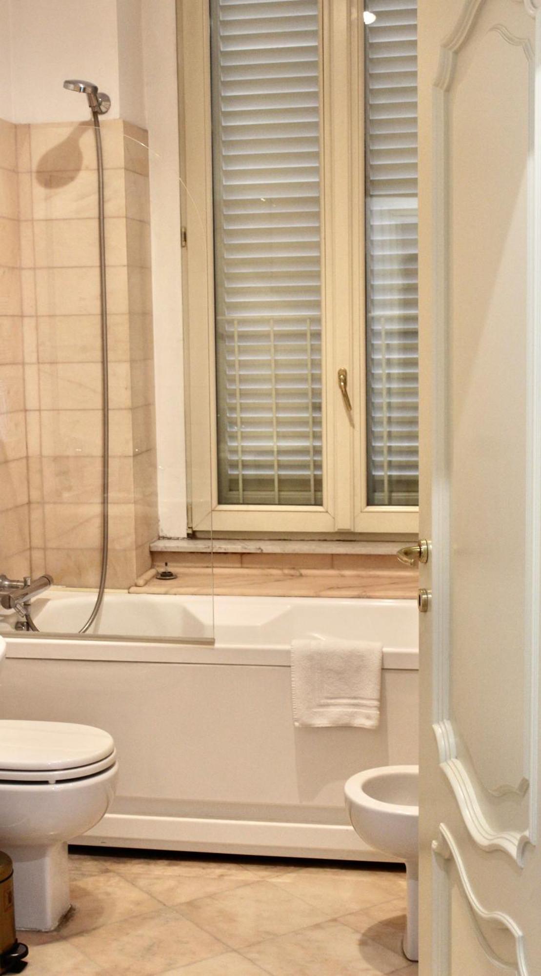 House Trevi Fountain Apartment *